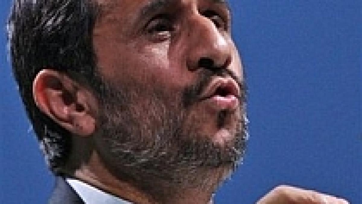 Ahmadinejad respinge termenul limită pentru acceptarea unui acord nuclear
