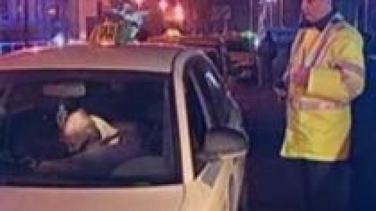 Taximetriştii din Bucureşti, luaţi la rost de poliţişti: Amenzi de 80.000 de lei, după o razie (VIDEO)