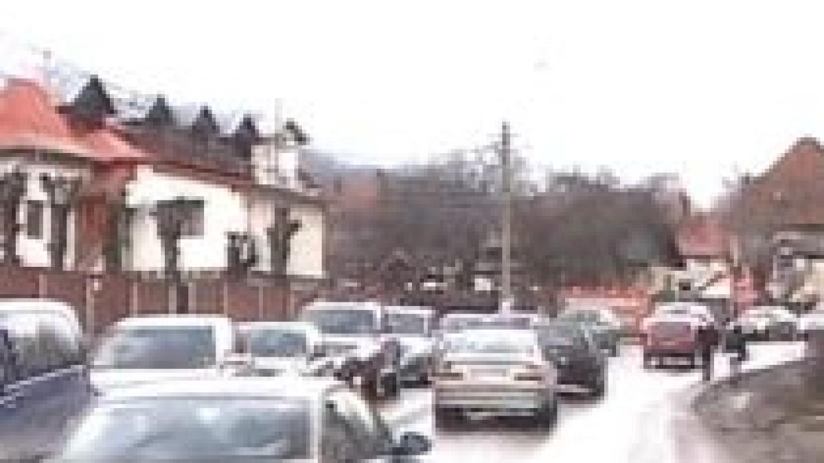 Circulaţia pe Drumul Naţional 1, deviată pe DN1A din cauza aglomeraţiei (VIDEO)