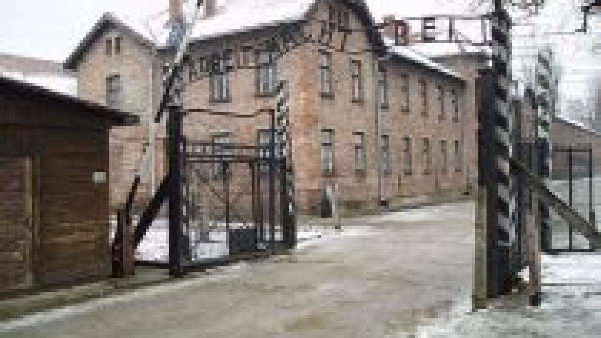 Fost lider neonazist, implicat în furtul semnului de la Auschwitz 
