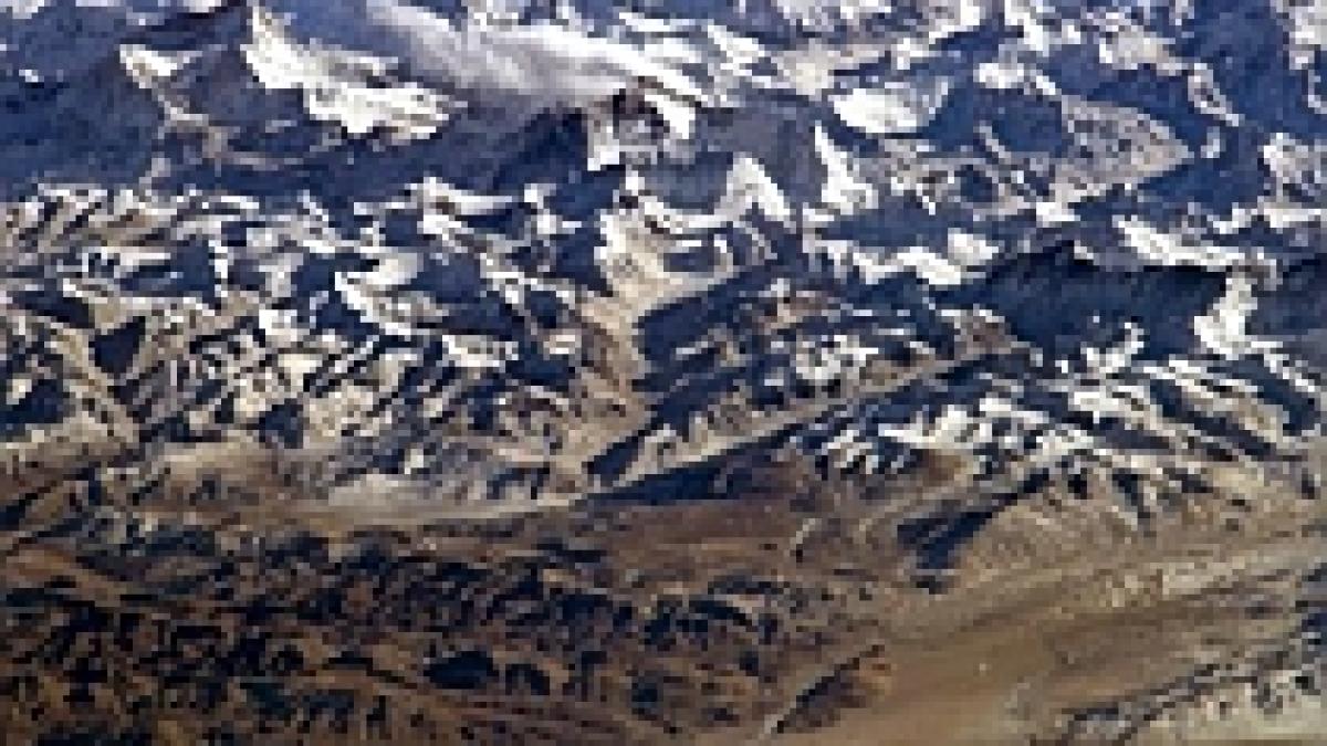 Tibet va avea cel mai înalt aeroport din lume- la 4436 metri
