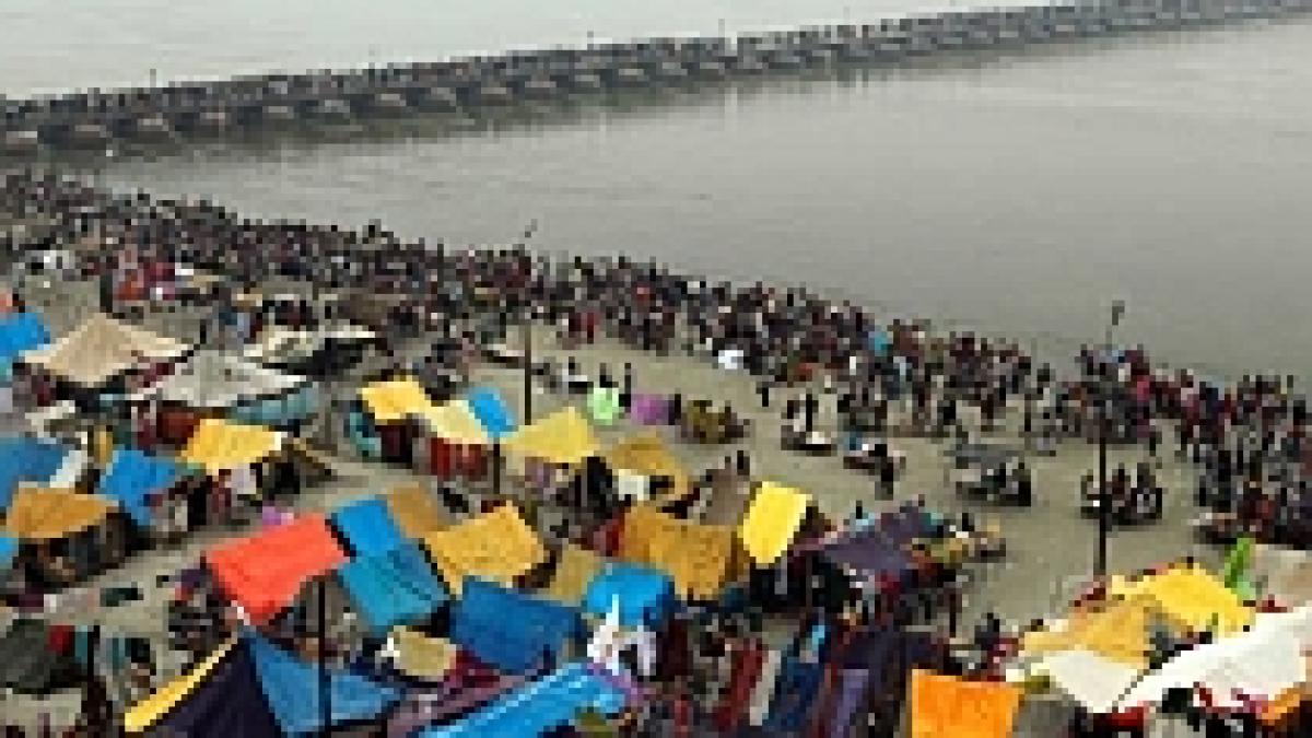 A debutat cel mai mare festival religios din lume-Kumbh Mela: un milion de oameni în Gange în prima zi	
