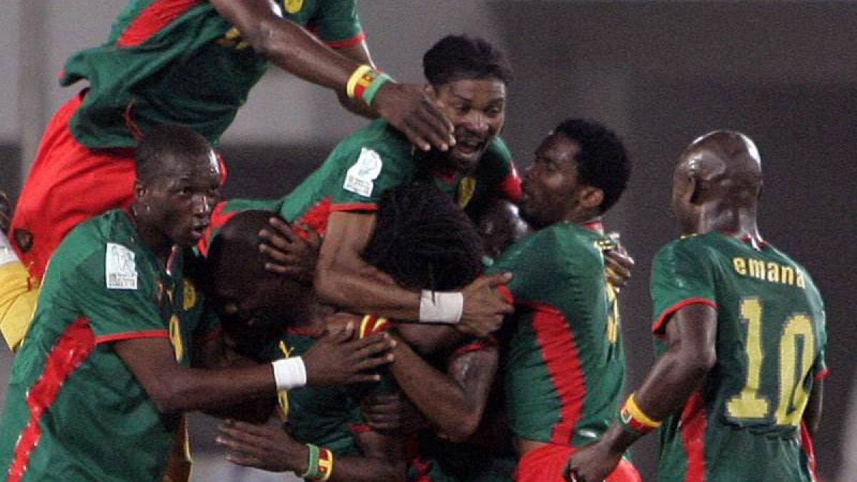 Camerun şi Zambia s-au întrecut în greşeli de apărare. "Leii" înving cu 3-2 şi evită dezastrul