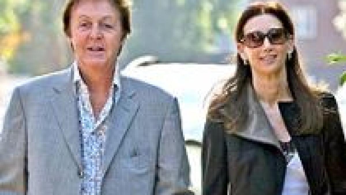 Sir Paul McCartney se căsătoreşte din nou. Artistul este la a treia soţie