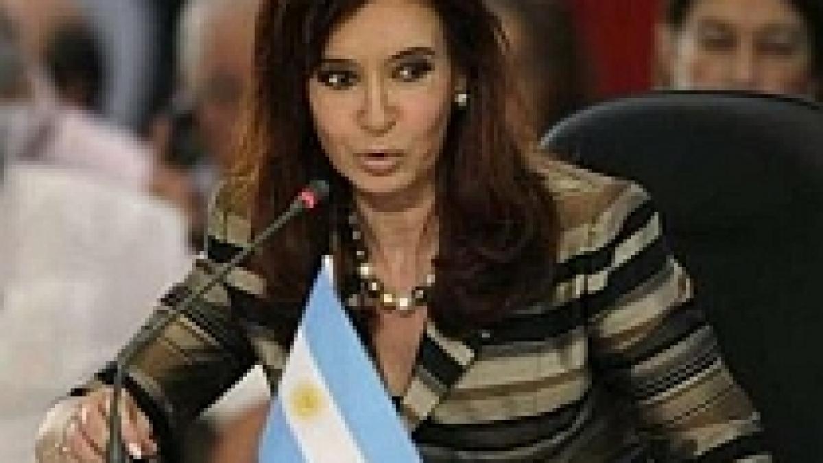 Preşedintele Argentinei se teme de o lovitură de stat- anulează toate vizitele externe
