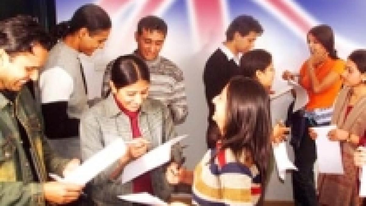 Universităţile britanice, amendate pentru numărul prea mare de studenţi. Pe când şi în România?