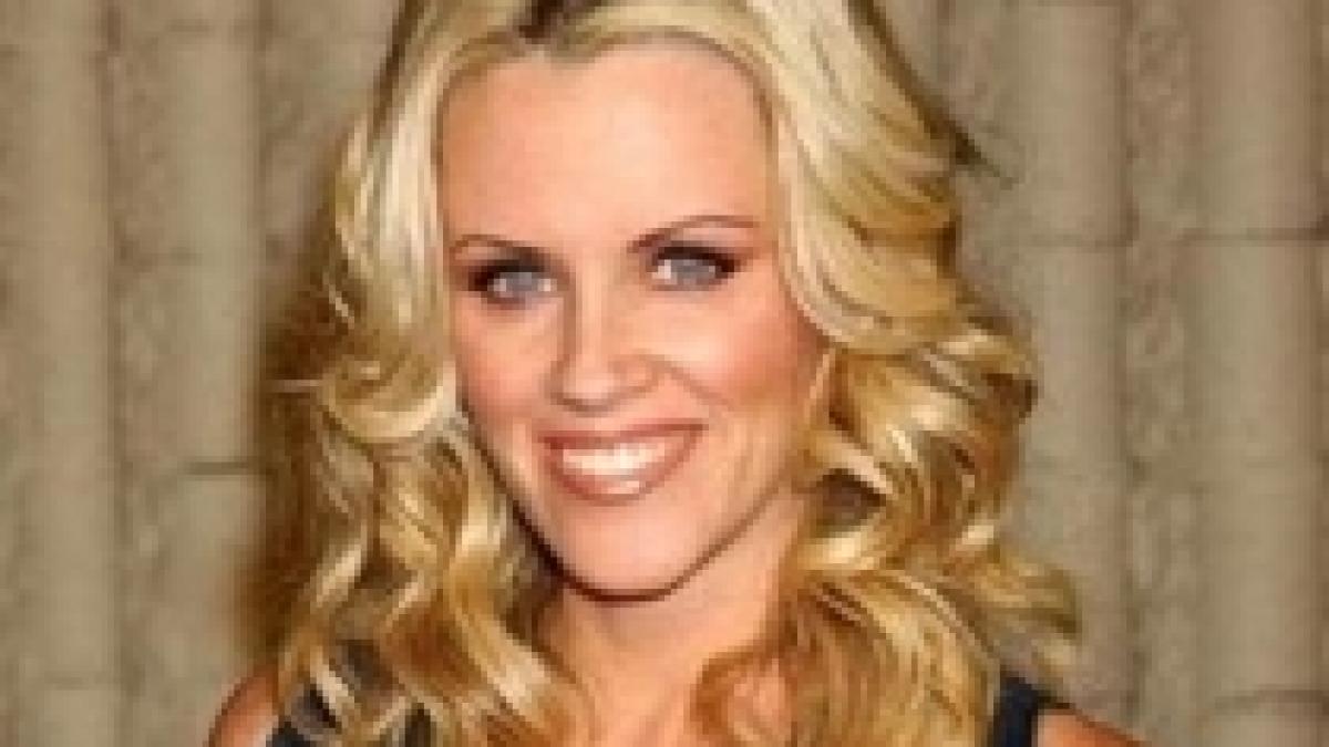 Fostul iepuraş Playboy, Jenny McCarthy: M-aş iubi cu Iisus. Păcat că e mort