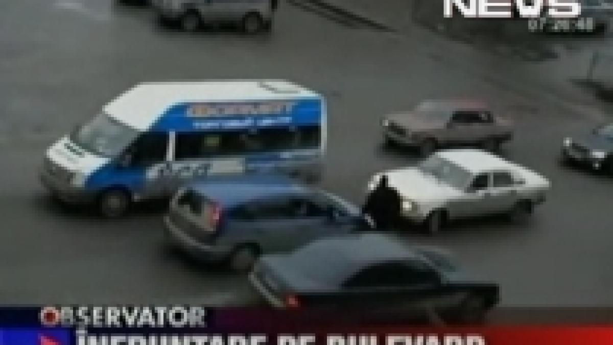 Moscova. Doi şoferi se blochează în mijlocul intersecţiei şi nu vor să se dea la o parte (VIDEO)