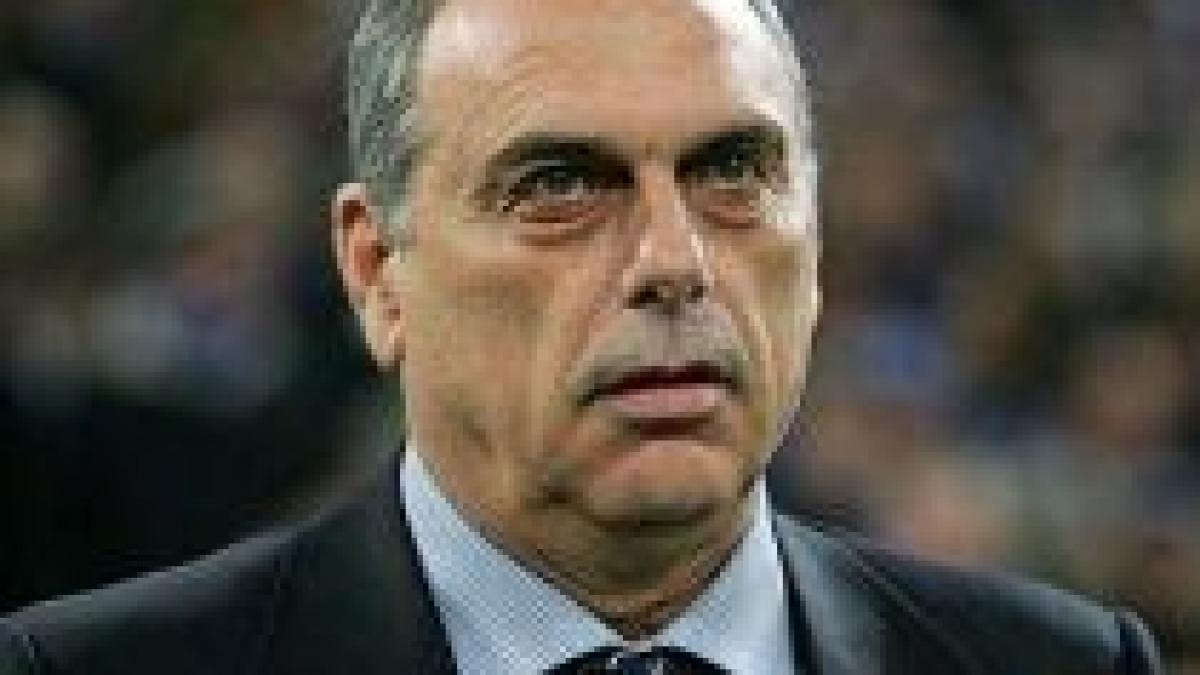 Avram Grant ar putea fi chemat la poliţie deoarece a fost prins ieşind dintr-un bordel