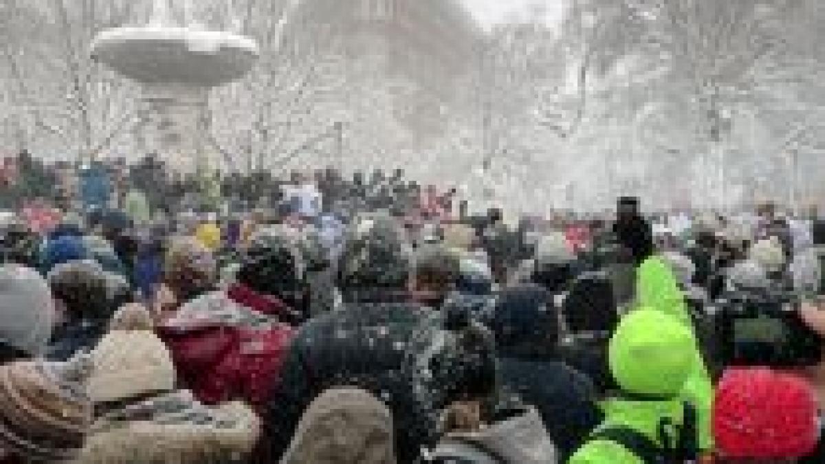 Washington. 5.000 de oameni au pornit o uriaşă bătaie cu zăpadă (VIDEO)