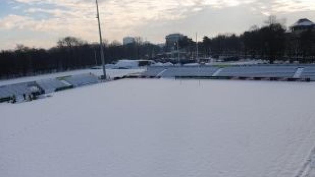 Federaţia Română de Rugby invită suporterii să deszăpezească stadionul Arcul de Triumf