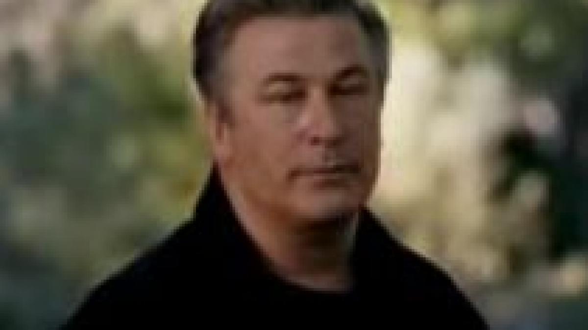 Alec Baldwin, internat de urgenţă după ce a fost găsit inconştient de fiica sa