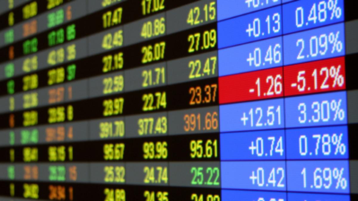 Optimismul economic şi datele financiare impulsionează Wall Street
