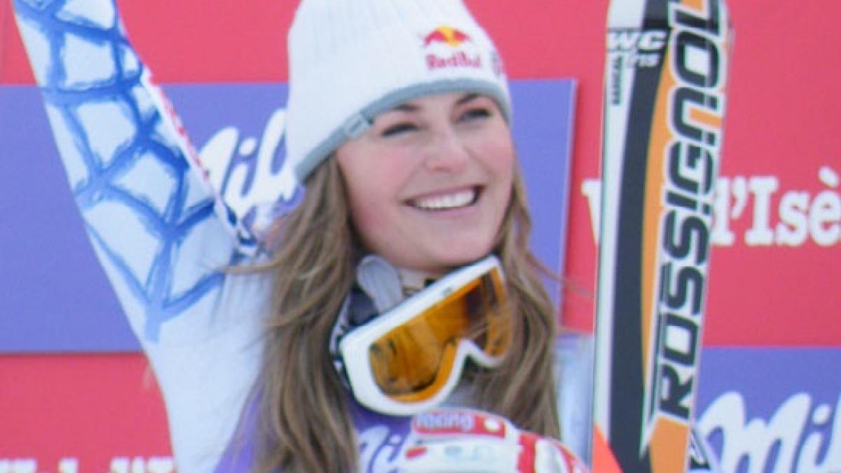 Lindsay Vonn câştigă medalia de aur la coborâre. Românca Edith Miklos abandonează