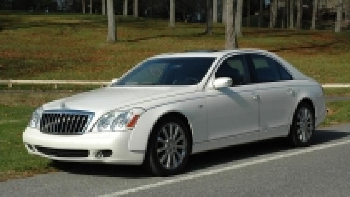 Taximetristul cu cea mai scumpă maşină din Republica Moldova: Maybach 57 S