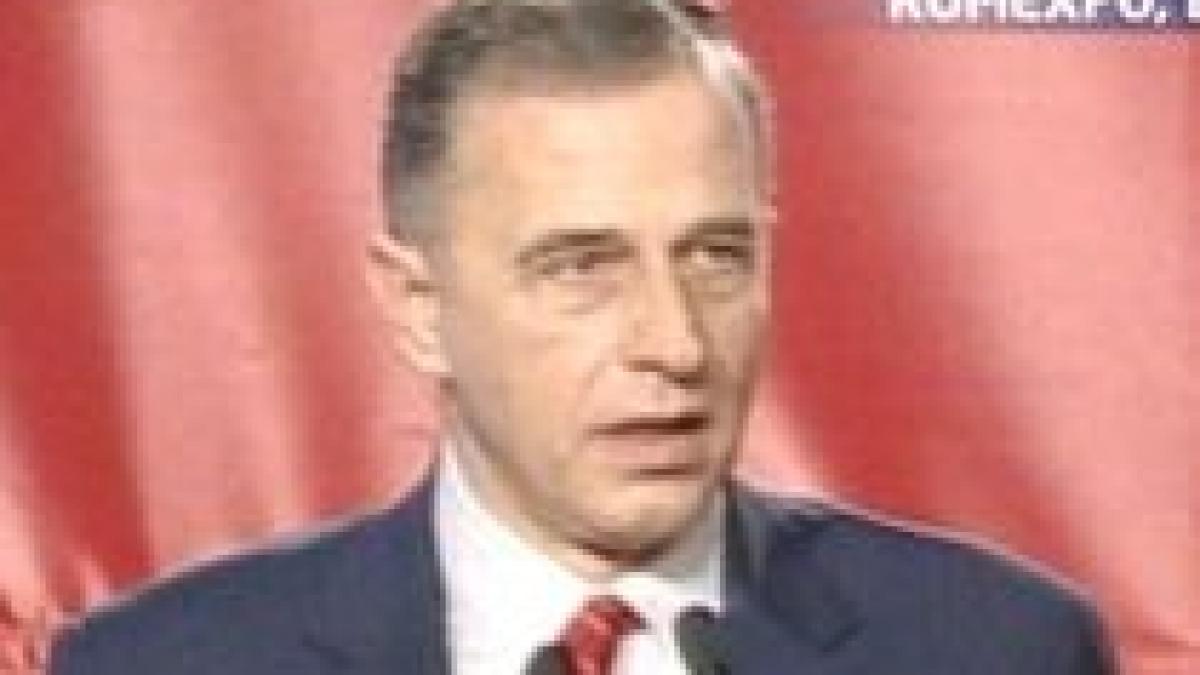 Geoană: "Vă cer să stăm uniţi! Se vrea dezbinarea partidului, din exterior"