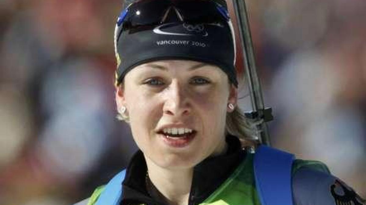 Neuner câştigă titlul olimpic în proba de biatlon - 12,5 km. Eva Tofalvi, doar pe locul 24