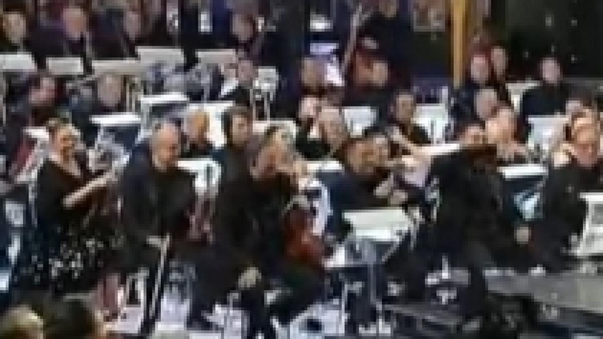 Scandal la Sanremo: Câştigătorii festivalului au fost huiduiţi de orchestră şi spectatori (VIDEO)