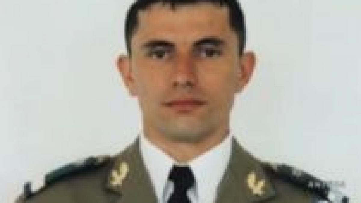 Trupul militarului român ucis în Afganistan, adus în ţară. Funeraliile au loc duminică

