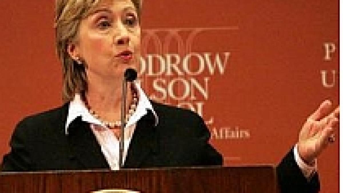 Hillary Clinton se oferă se medieze disputa din jurul Insulelor Falkland