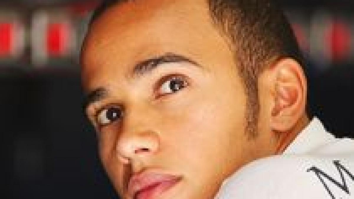 Lewis Hamilton încheie colaborarea cu tatăl Anthony şi îşi caută un nou manager