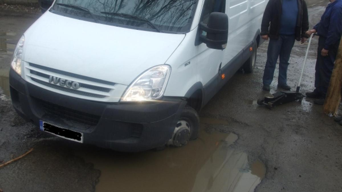 Romania, Land of Choice: Un sucevean a căzut cu maşina în canal (FOTO)