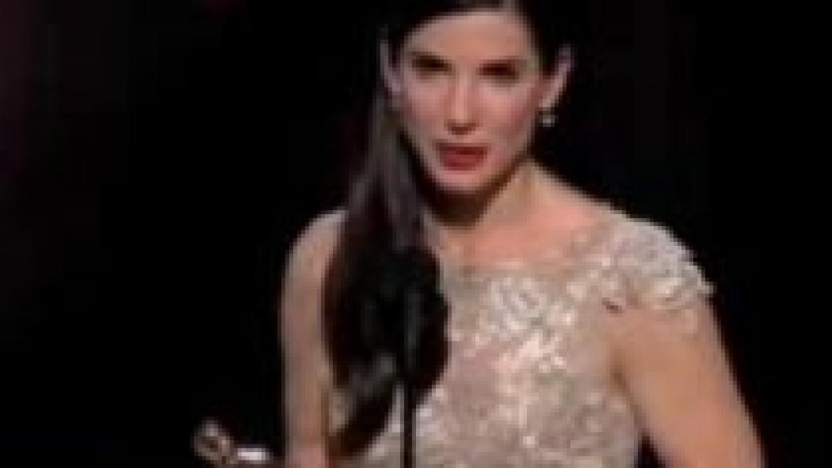 Sandra Bullock, Zmeura de Aur şi Oscarul în acelaşi an. Vezi discursurile actriţei (VIDEO)