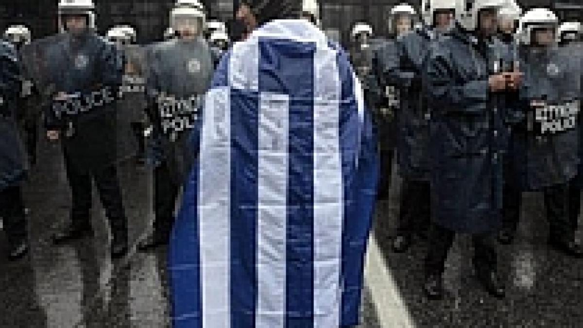 Sectorul public şi cel privat din Grecia în conflict din cauza măsurilor de austeritate
