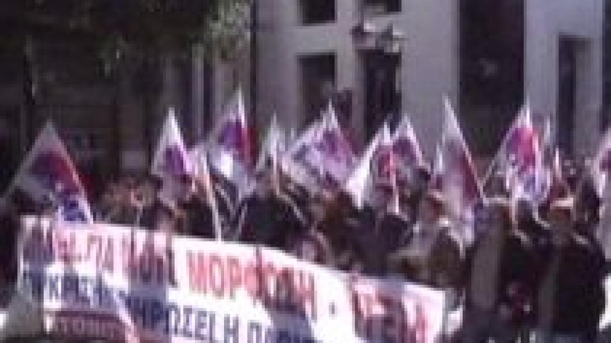 Statele din zona euro vor împrumuta Grecia cu 50 de miliarde de euro (VIDEO)