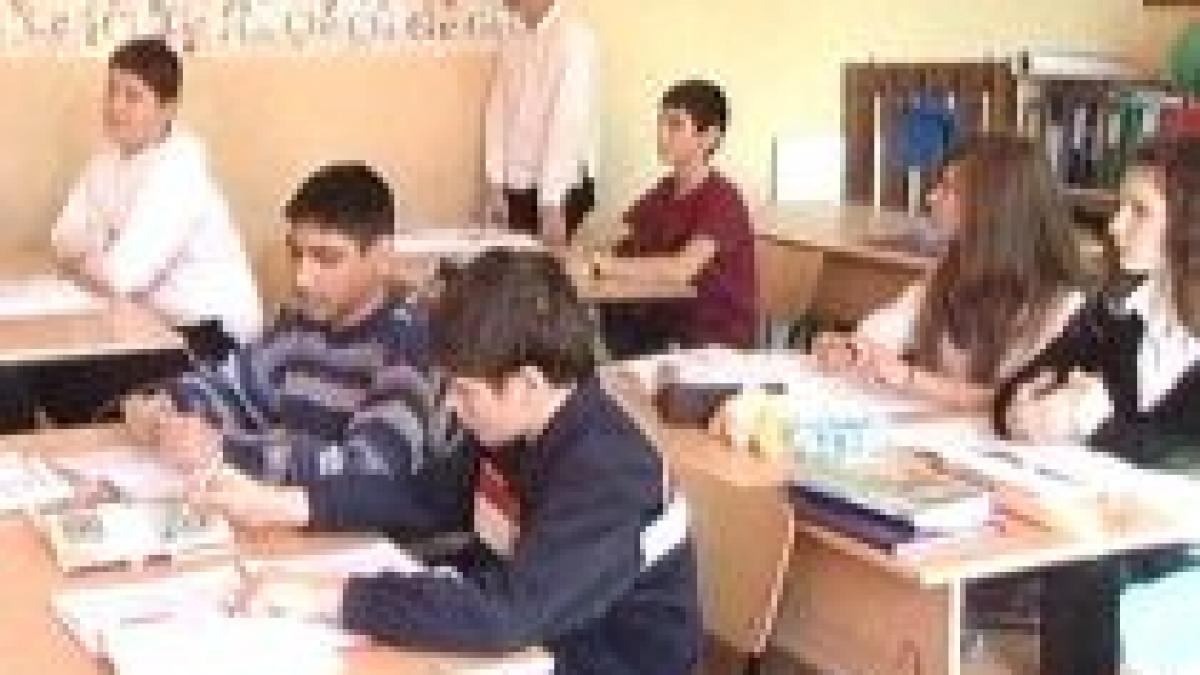 Părinţii vor plăti pentru absenţele copiilor. Cu amendă sau muncă în folosul comunităţii (VIDEO)
