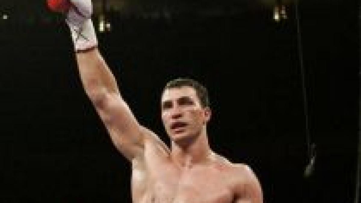 Vladimir Klitschko îl face KO pe Chambers şi îşi păstrează centurile IBF, WBO şi IBO (VIDEO)