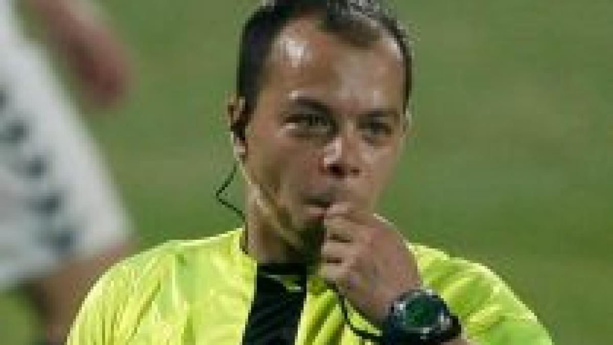 Partida Unirea Urziceni - Dinamo, arbitrată de Marius Avram