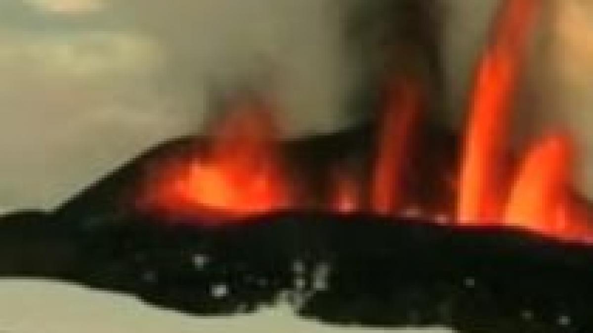 Imagini spectaculoase cu erupţia unui vulcan, surprinse în Islanda (VIDEO) 