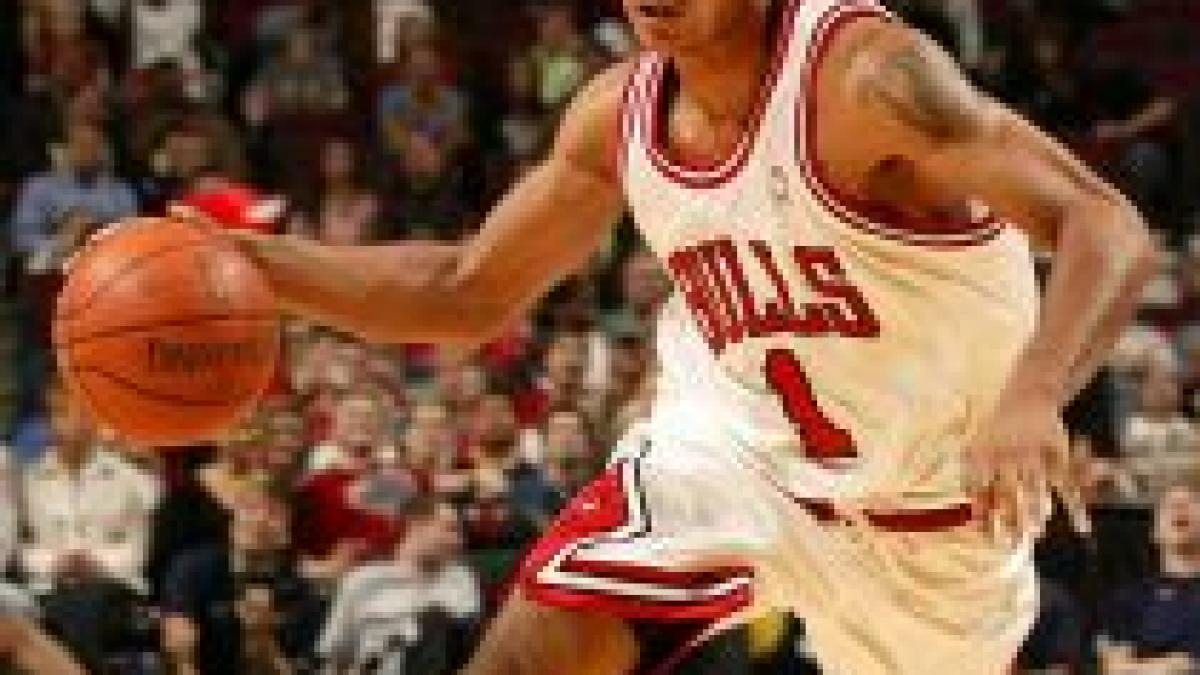 Chicago Bulls, umiliţi de Miami Heat. Urmaşii lui Jordan pot rata playoff-ul