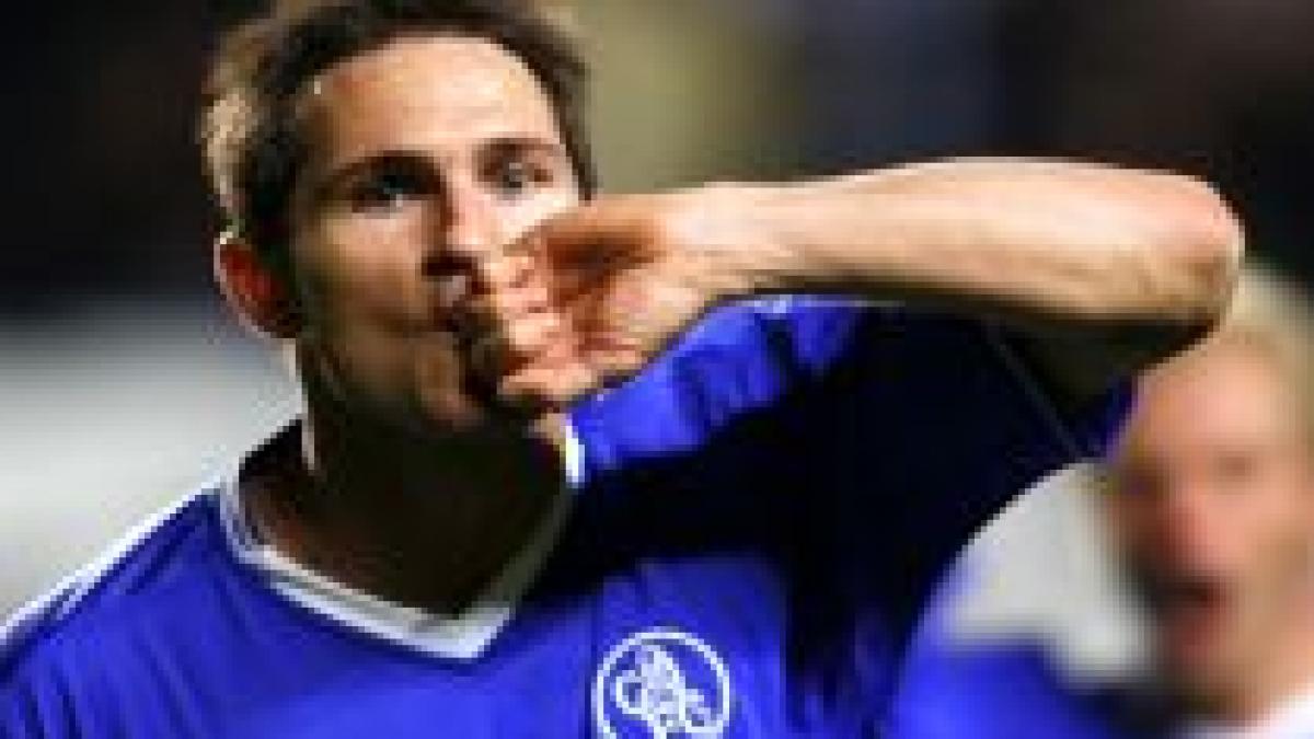 Lampard înscrie patru goluri în Chelsea - Aston Villa 7-1. Arsenal se împiedică în ultimul minut (VIDEO)