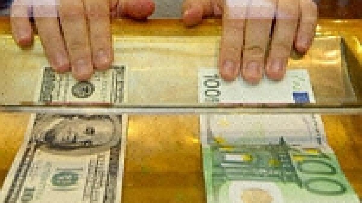 BCE: Nu sunt motive de îngrijorare privind deprecierea euro în faţa dolarului
