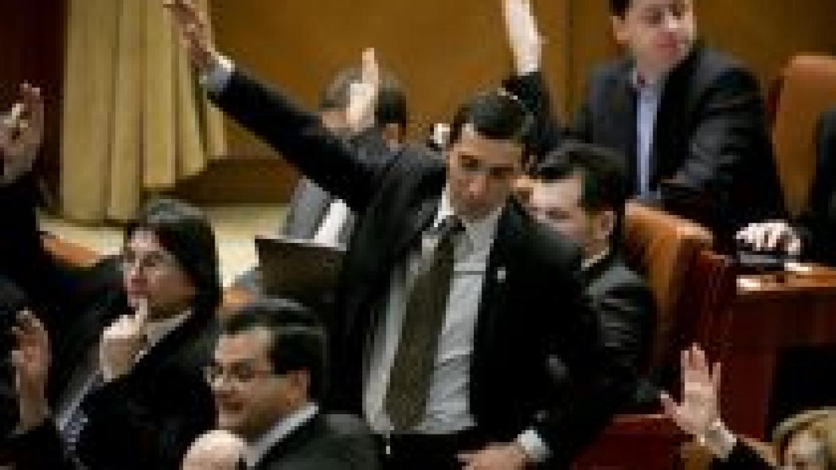 Legea privind responsabilitatea fiscală, de miercuri în dezbaterea deputaţilor după ce a trecut de Senat