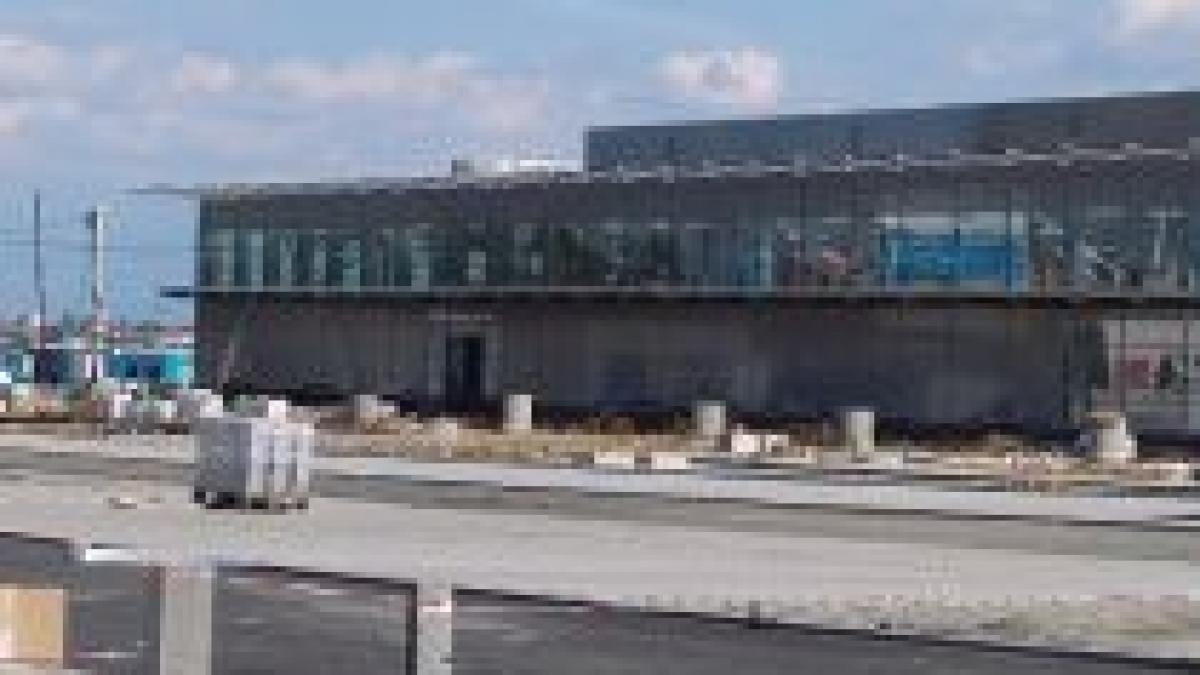 Probleme grave pe aeroportul din Sibiu descoperite la recepţia lucrărilor de modernizare