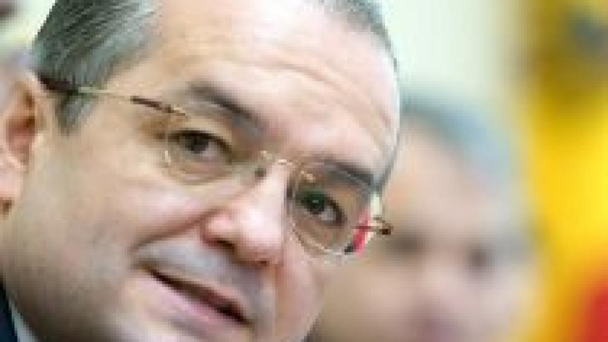 Boc şi-a mai încălcat o promisiune. Numărul secretarilor de stat aproape s-a dublat în plină criză