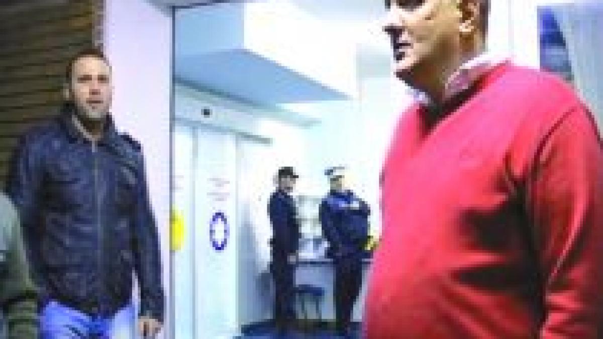 Finul Monicăi Iacob Ridzi, anchetat pentru că a înjurat o patrulă de poliţie (VIDEO)