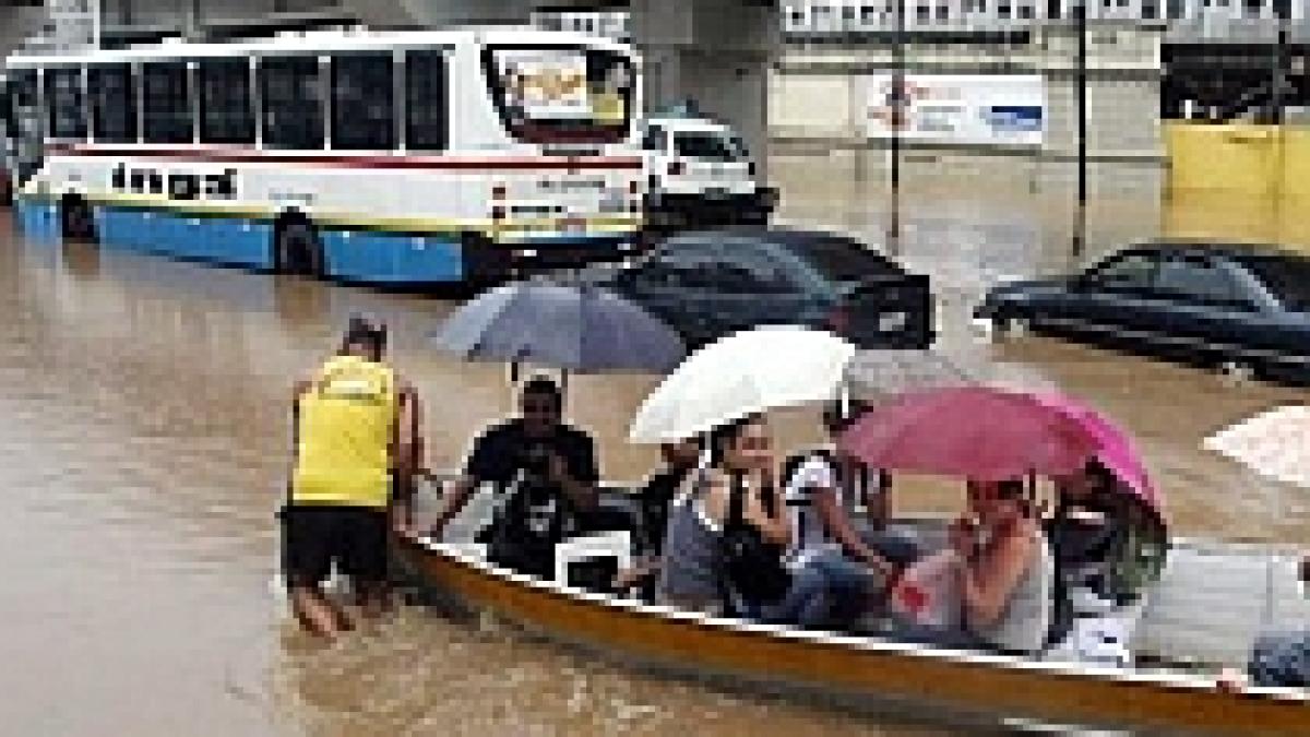 Inundaţiile din Rio de Janeiro ucid peste 90 de persoane
