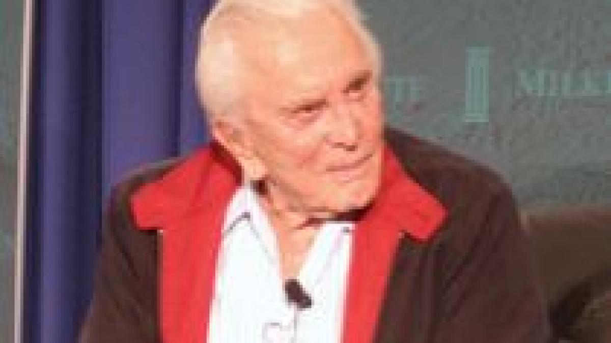 Actorul Kirk Douglas a cerut unui judecător să dea dovadă de indulgenţă în cazul nepotului său