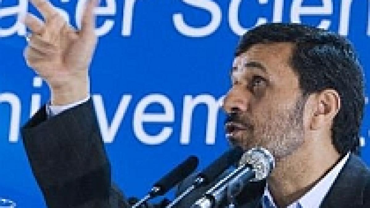 Ahmadinejad către Obama: Politicieni mai mari, mai duri, mai experimentaţi nu au putut face nimic
