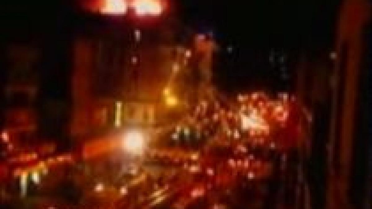 Incendiu puternic în cartierul chinezesc din New York (VIDEO)