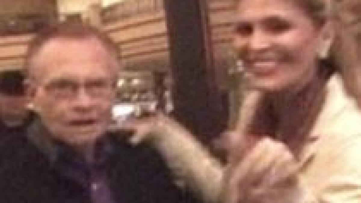 Celebrul prezentator Larry King divorţează a şaptea oară (VIDEO)