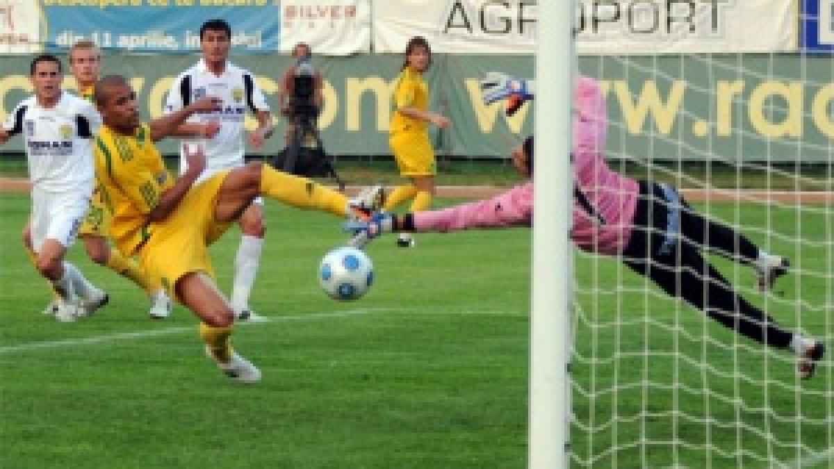 FC Vaslui va juca finala Cupei României cu CFR Cluj, după ce a învins Braşov cu 4-0 în semifinale