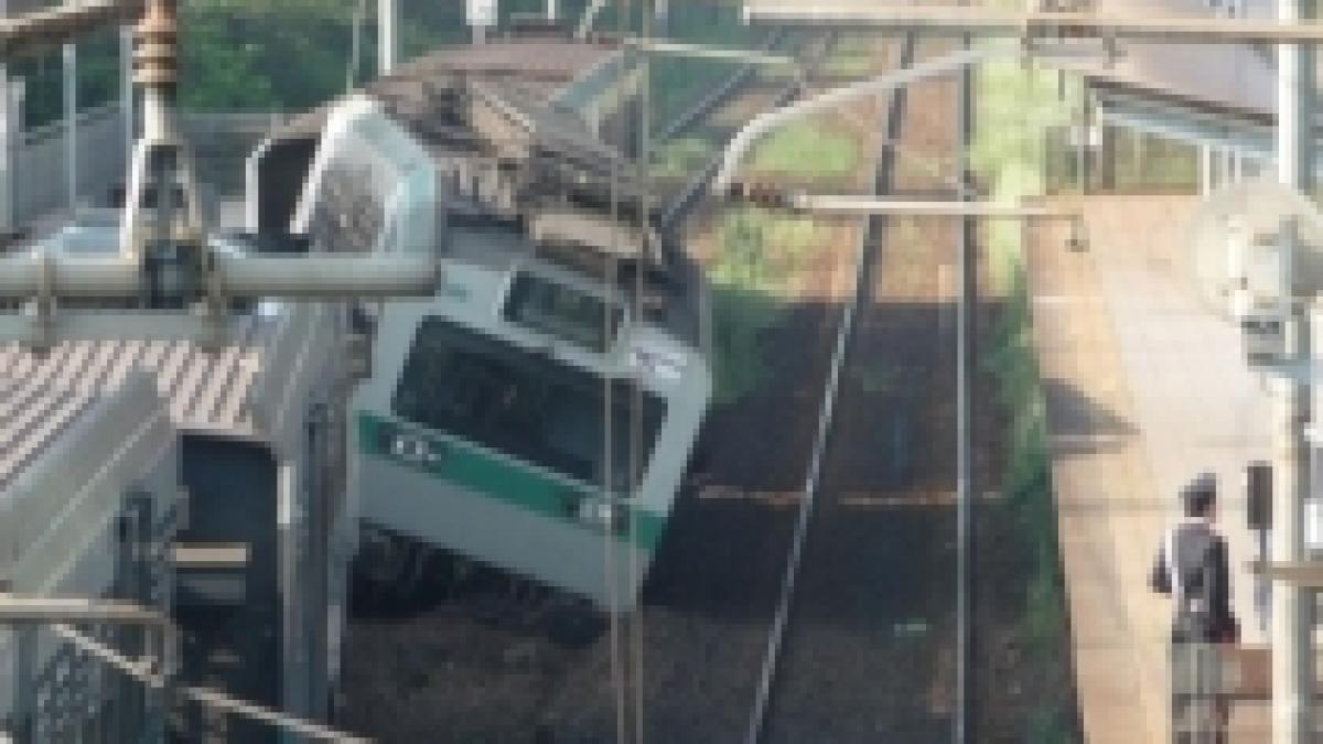 Accident feroviar în Italia: 70 de răniţi, după ciocnirea a două trenuri