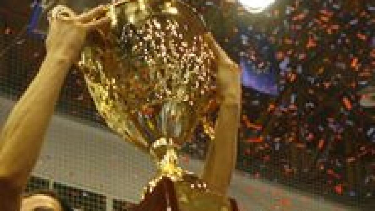 Oltchim va juca returul finalei Ligii Campionilor cu cupa pe masă, la Bucureşti