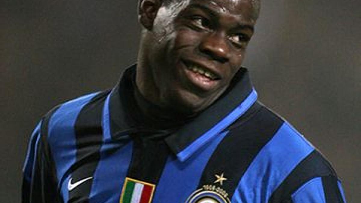 Mario Balotelli criticat de colegii de la Inter după ieşirea nervoasă de la finalul partidei cu Barcelona