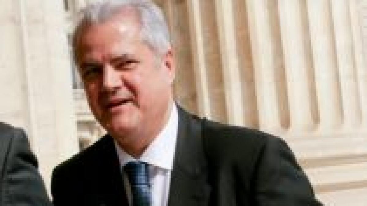 Năstase: Dacă un ministru din Cabinetul meu ar fi procedat ca Oprea, ar fi fost schimbat
